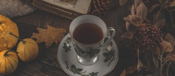 Sélection de thés et infusions d’automne – Saveurs chaudes et bien-être